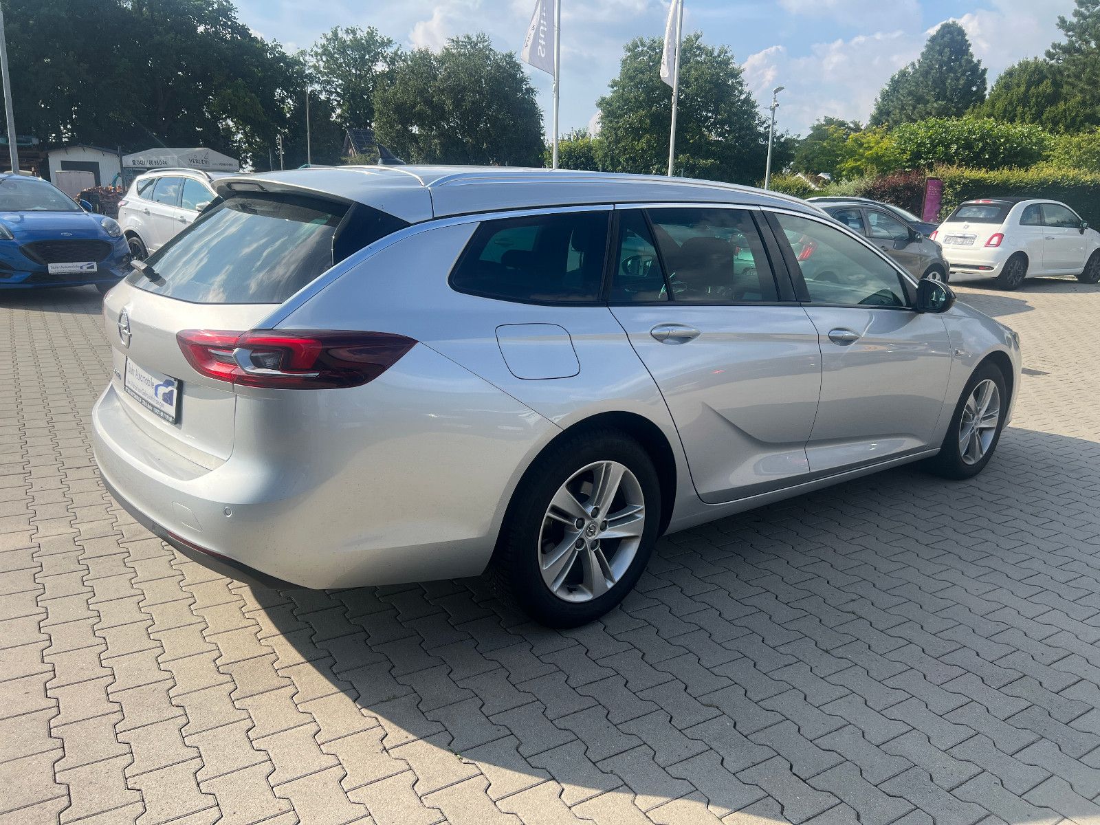 Opel Insignia B Sports Tourer Aut. - Samsaru's Car Outlet