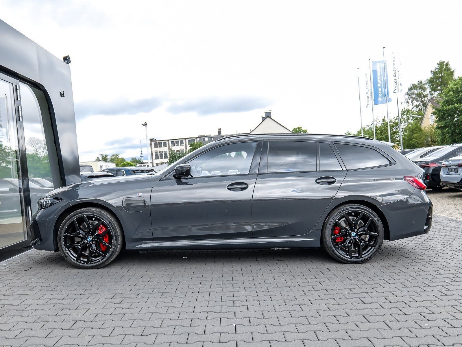 BMW 330e xDrive Touring M Sport HUD PANO ACC AHK LM