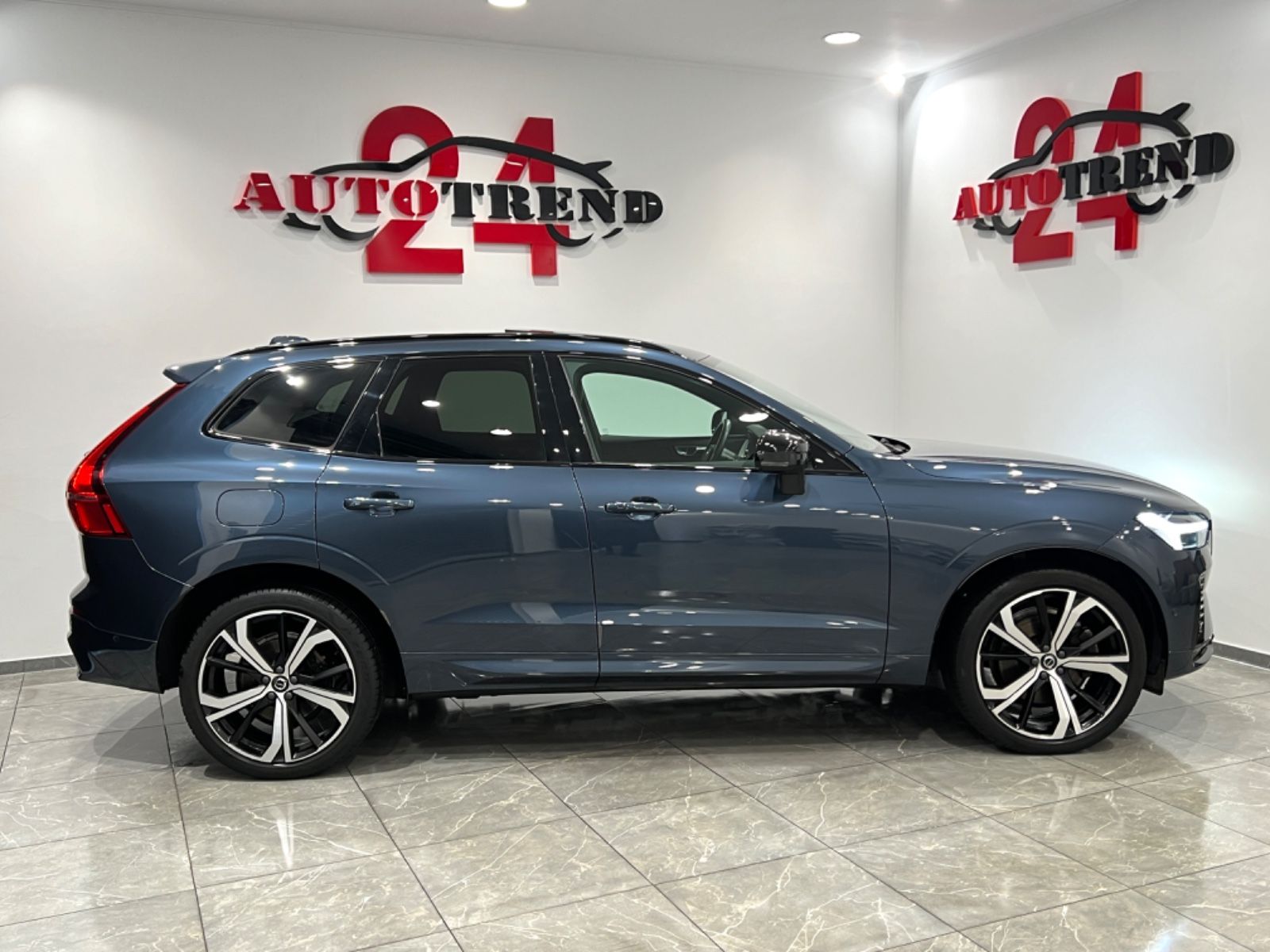 Volvo XC60 R Design AWD - Samsaru's Car Outlet