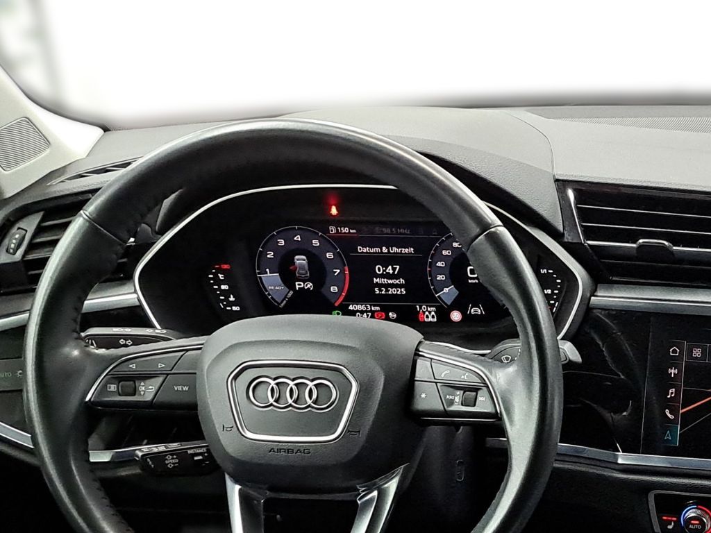 Audi Q3 40 TFSI quattro S tronic advanced - Samsaru's Car Outlet