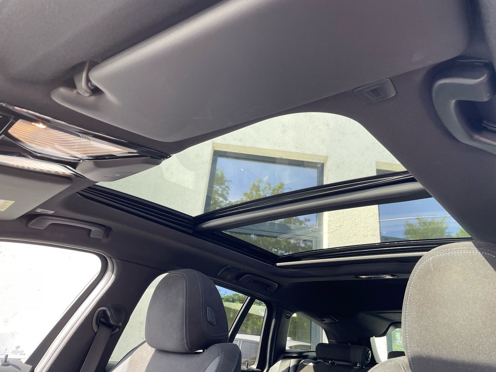 BMW 330e xDrive Tour M Sport || AHK Pano ACC 360 H&K