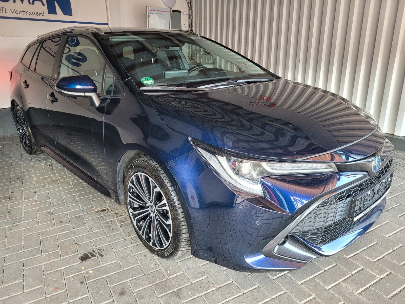 Toyota Corolla Sports Hybrid - Samsaru's Car Outlet