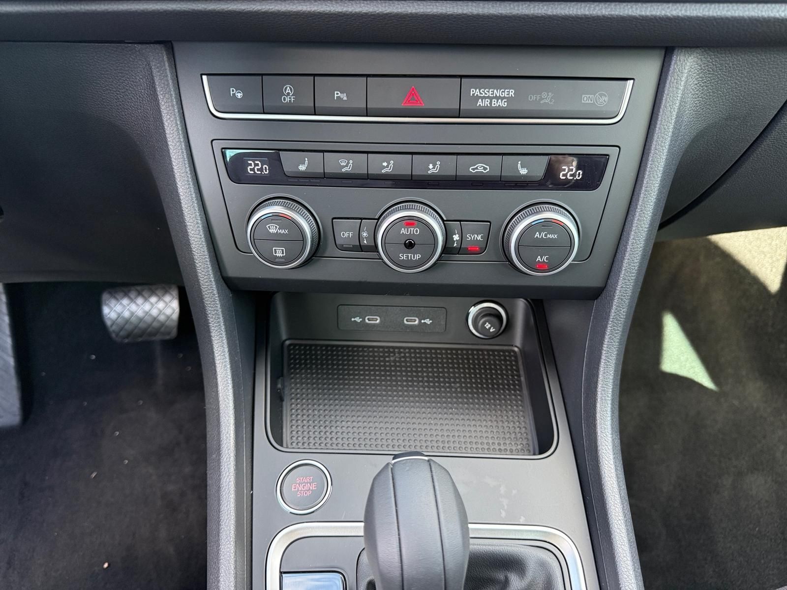 Seat Ateca 1.5 TSI ACT DSG Style NAVI AHK ACC Kamera