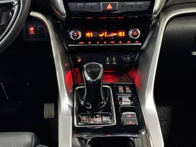 Mitsubishi Eclipse Cross Mitsubishi Plug-In Hybrid Plus MJ2