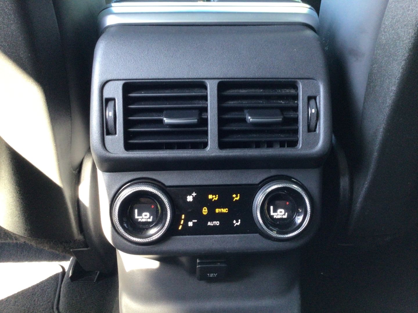 Range Rover Velar SV Autobiography Dynamic - Samsaru's Car Outlet