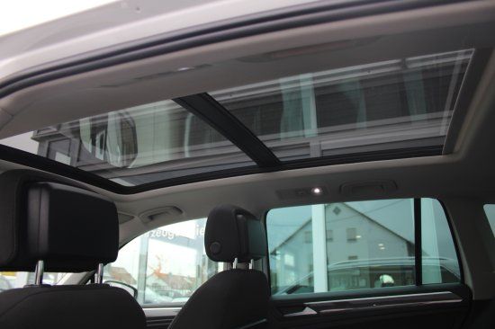 Volkswagen Tiguan 2.0 TDI 4Motion R-Line DSG Pano AHK ACC 2