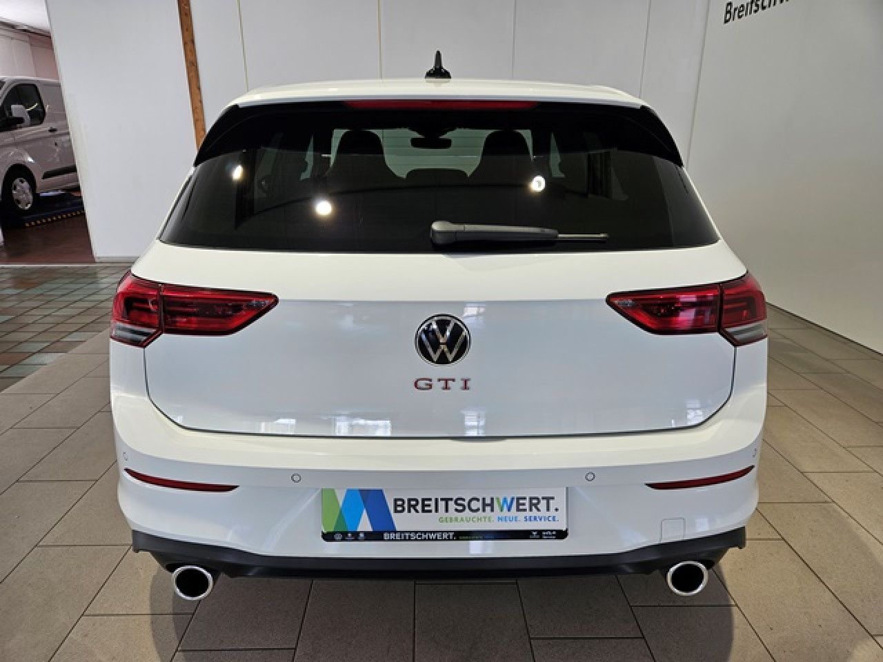 Volkswagen Golf 2.0 TSI GTI DSG BlackStyle - Samsaru's Car Outlet