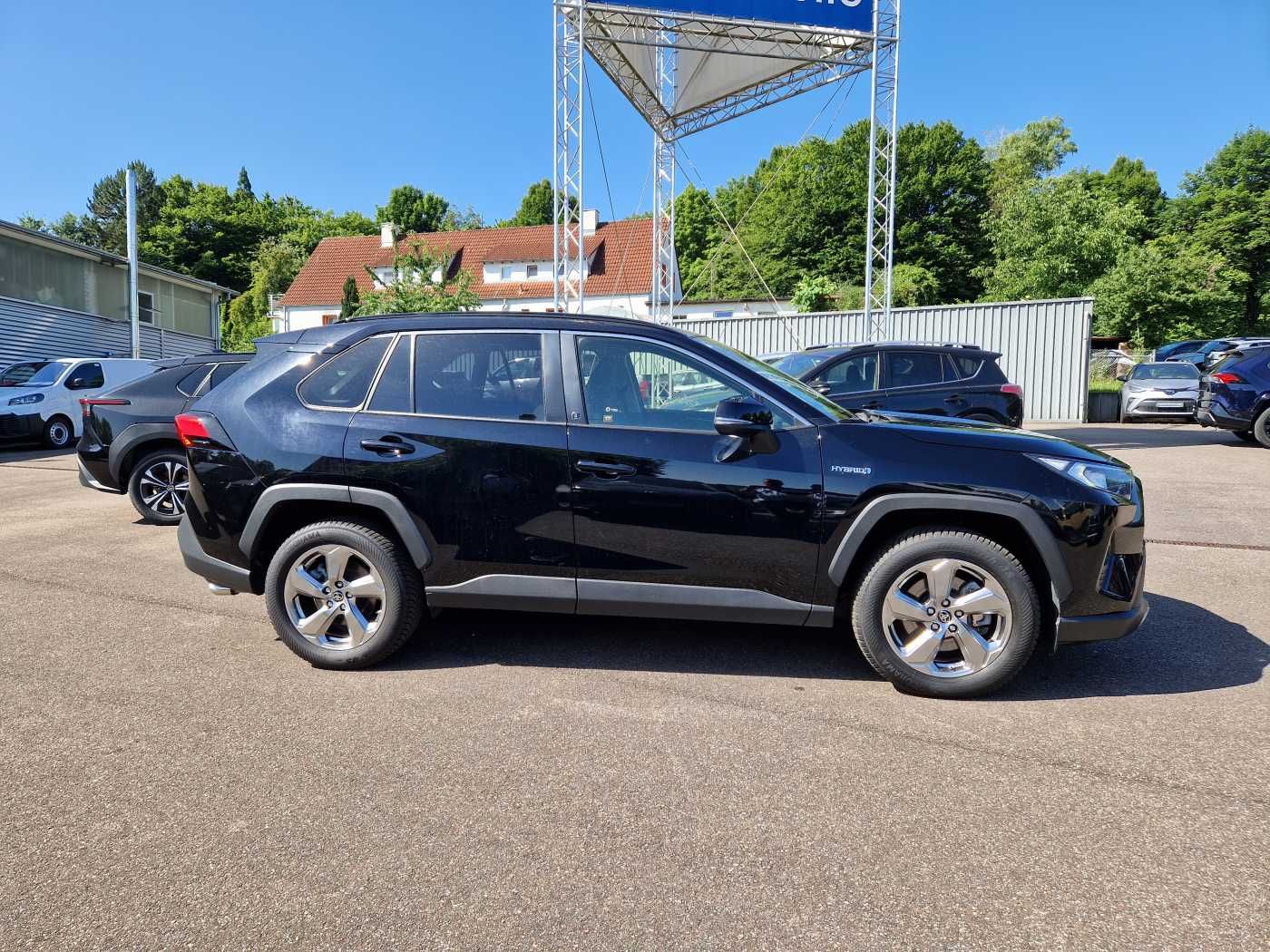 Toyota RAV4 Hybrid 4x2 - Samsaru's Car Outlet