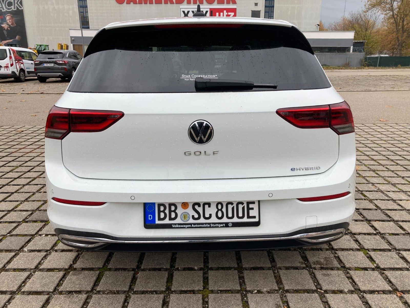 Volkswagen Golf VIII Lim. Style eHybrid - Samsaru's Car Outlet