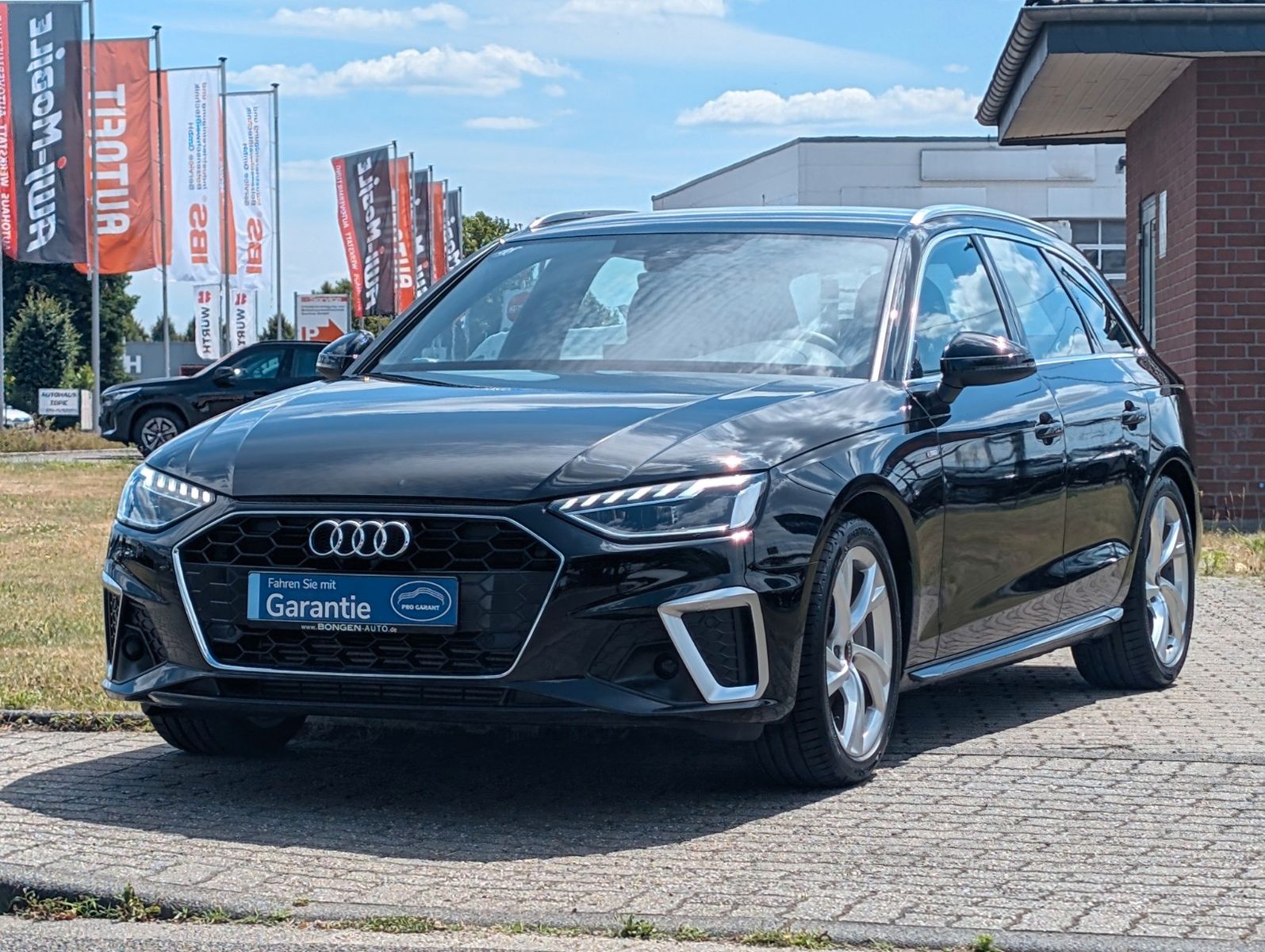 Audi A4 Avant 40 TFSI S line - Samsaru's Car Outlet