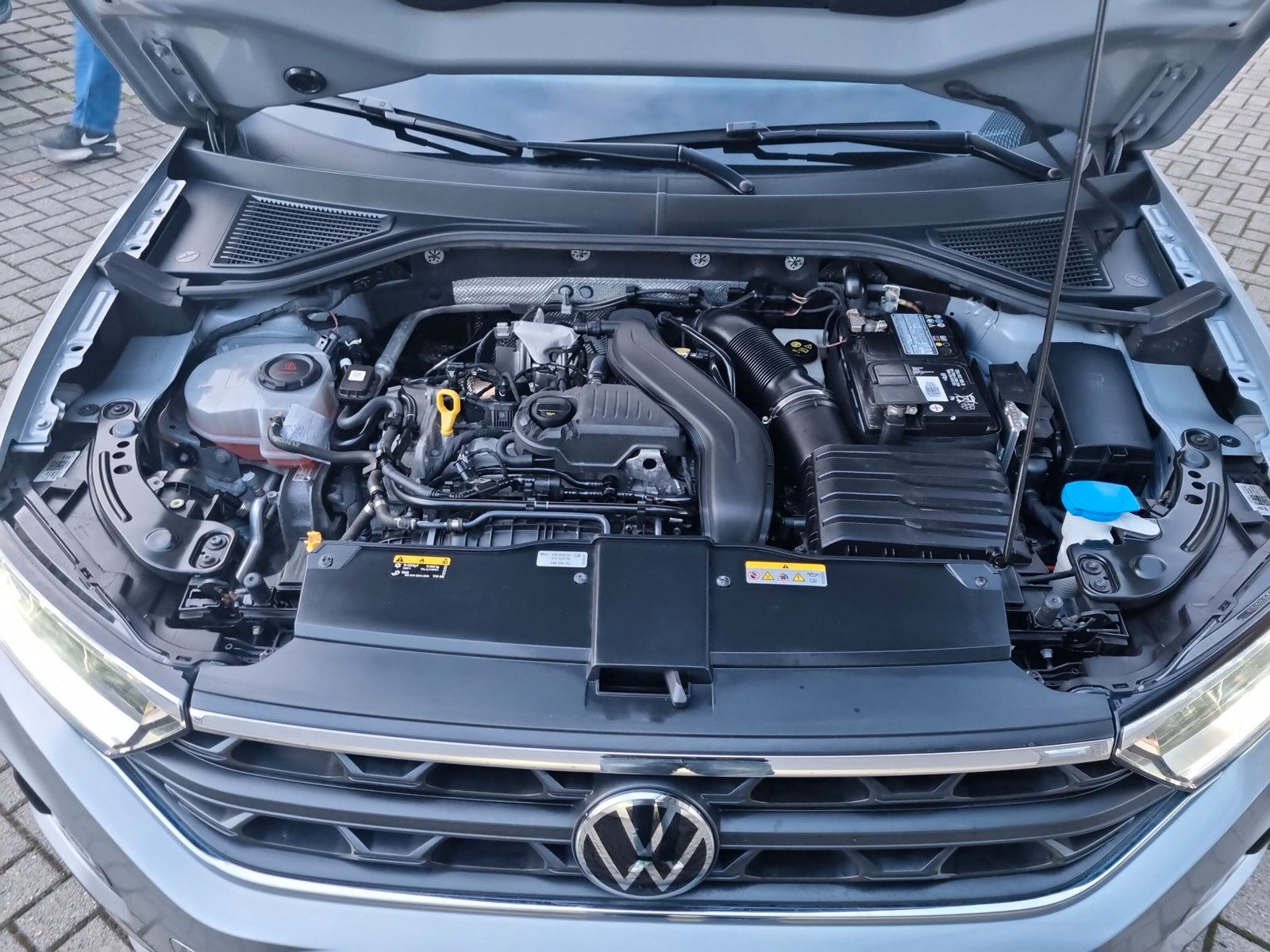 Volkswagen T-Roc 1.5 TSI DSG Life - Samsaru's Car Outlet