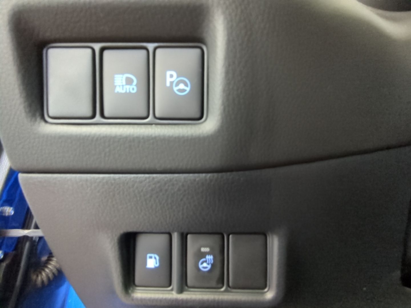 Toyota C-HR Hybrid - Samsaru's Car Outlet