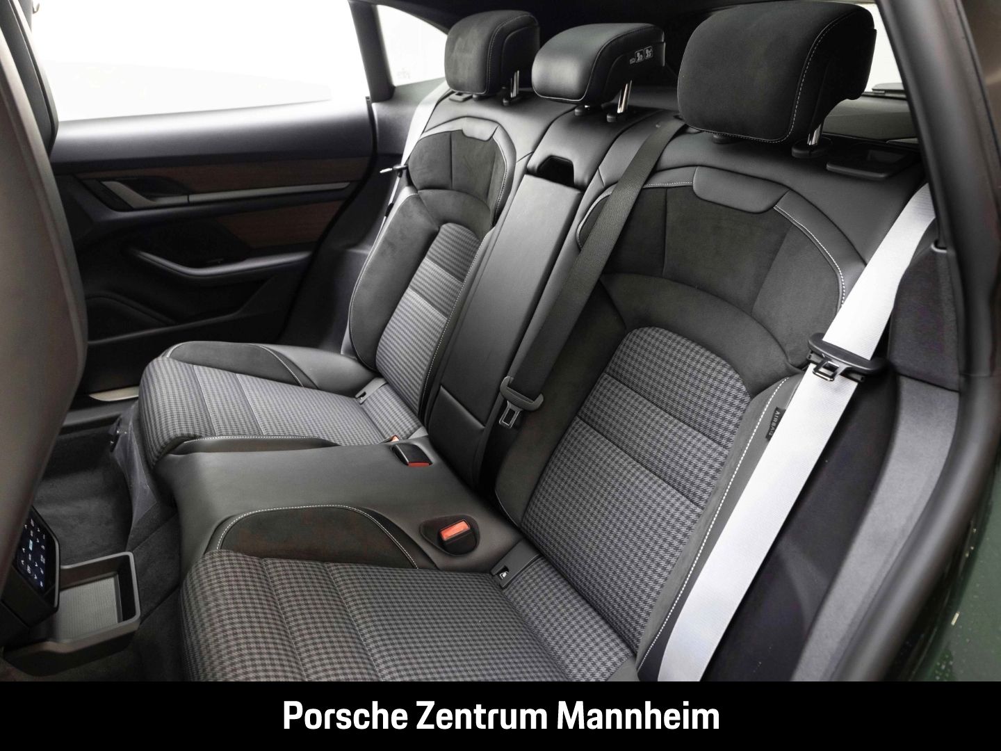 Porsche Taycan Sport Turismo SurroundView InnoDrive HD-M