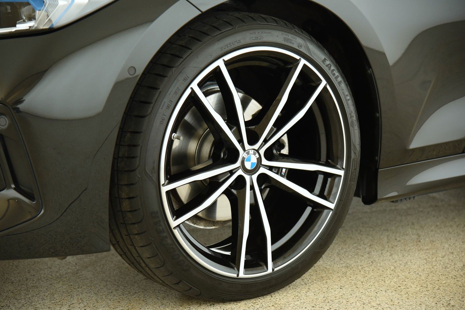 BMW 320d Touring xDrive M Sport - Samsaru's Car Outlet