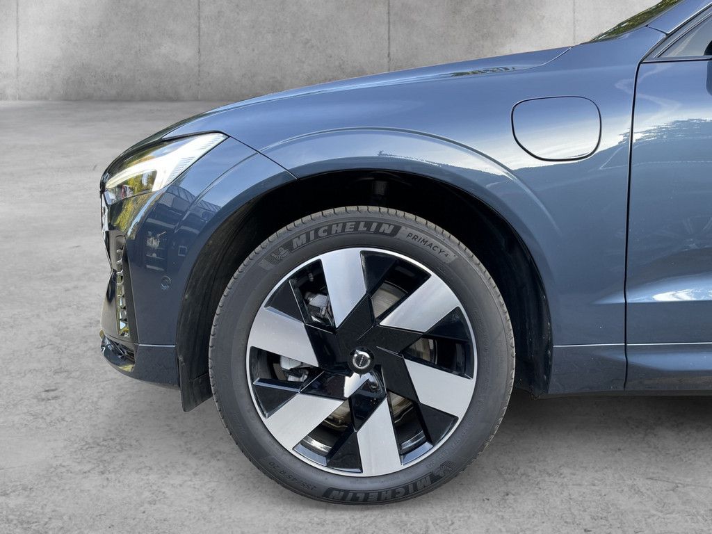 Volvo XC60 T6 Plus Dark Recharge Plug-In Hybrid AWD