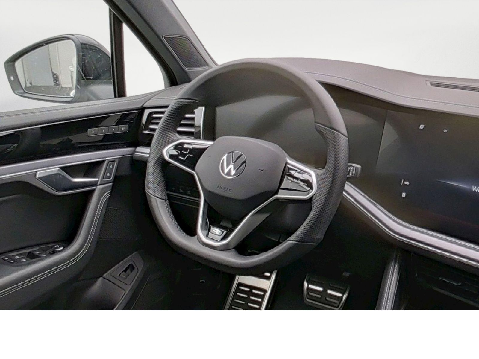Volkswagen Touareg 3.0 TDI R-Line - Samsaru's Car Outlet