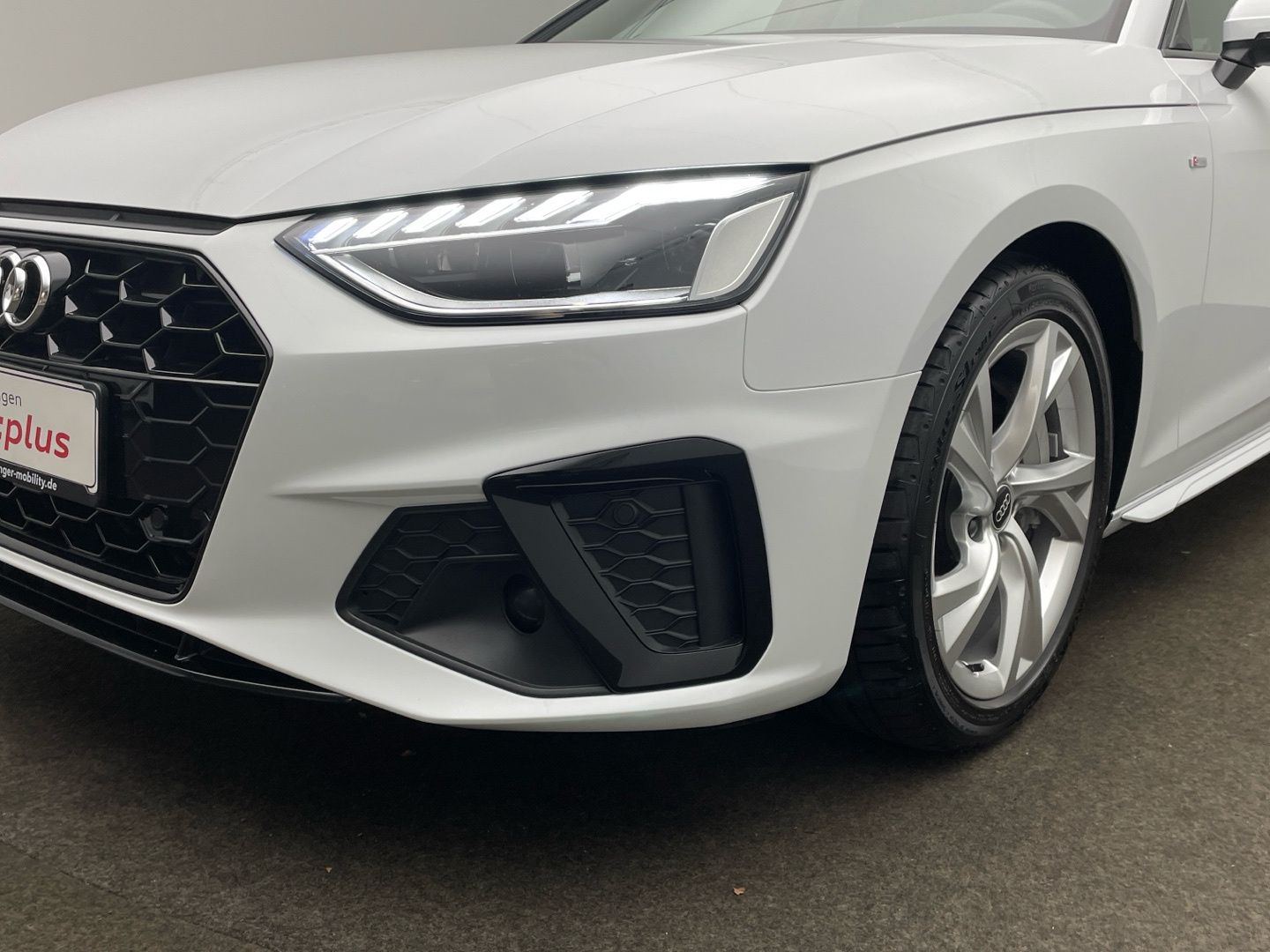 Audi A4 Avant S line 45 TFSI quattro - Samsaru's Car Outlet