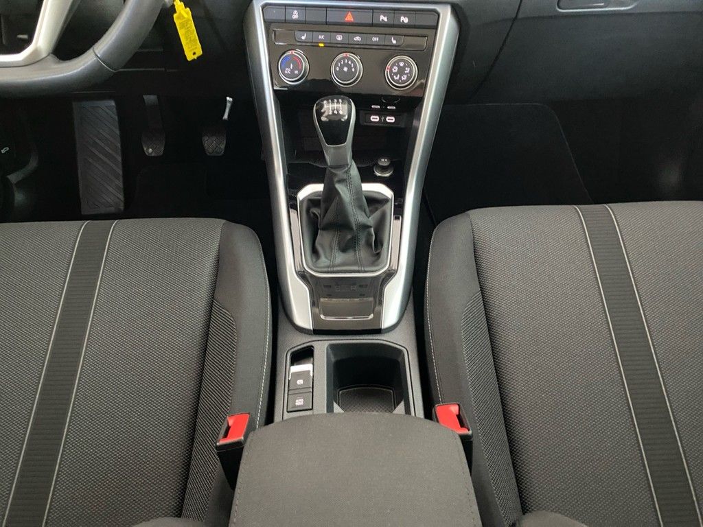 Volkswagen T-Roc 1.0 TSI Life - Samsaru's Car Outlet