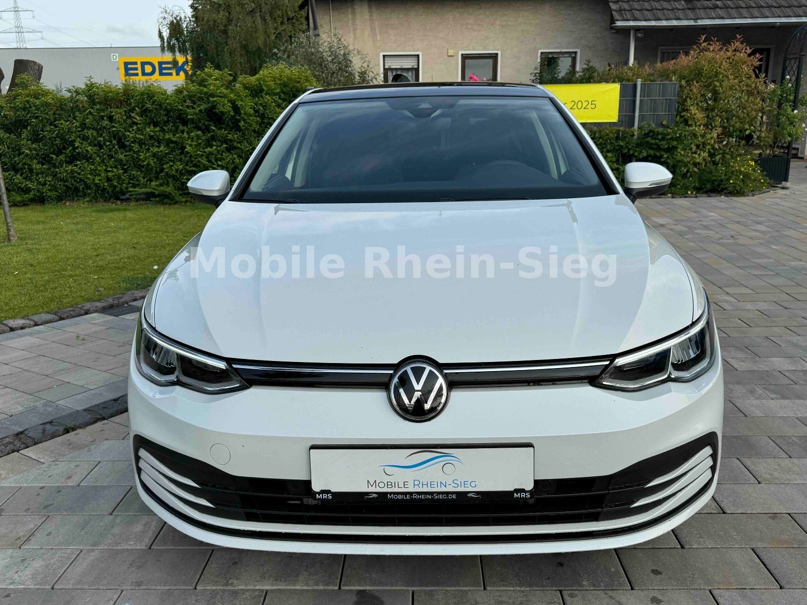 Volkswagen Golf VIII Lim. Life - Samsaru's Car Outlet