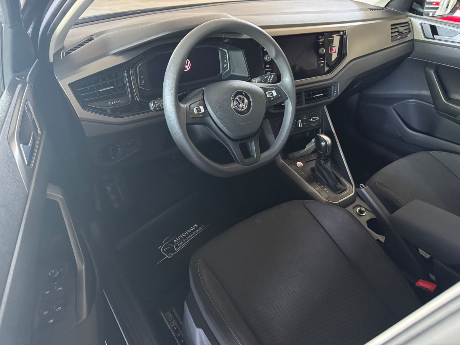 Volkswagen Polo VI 1.0 TSI Comfortline - Samsaru's Car Outlet