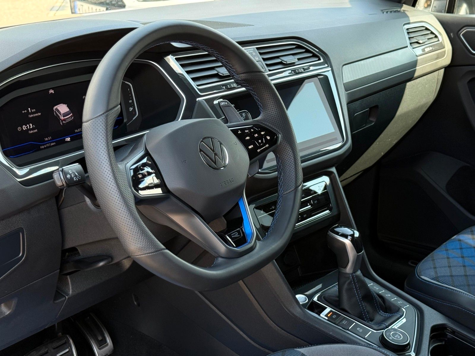 Volkswagen Tiguan R 2.0 TSI DSG 4MOTION AHK Matrix DCC