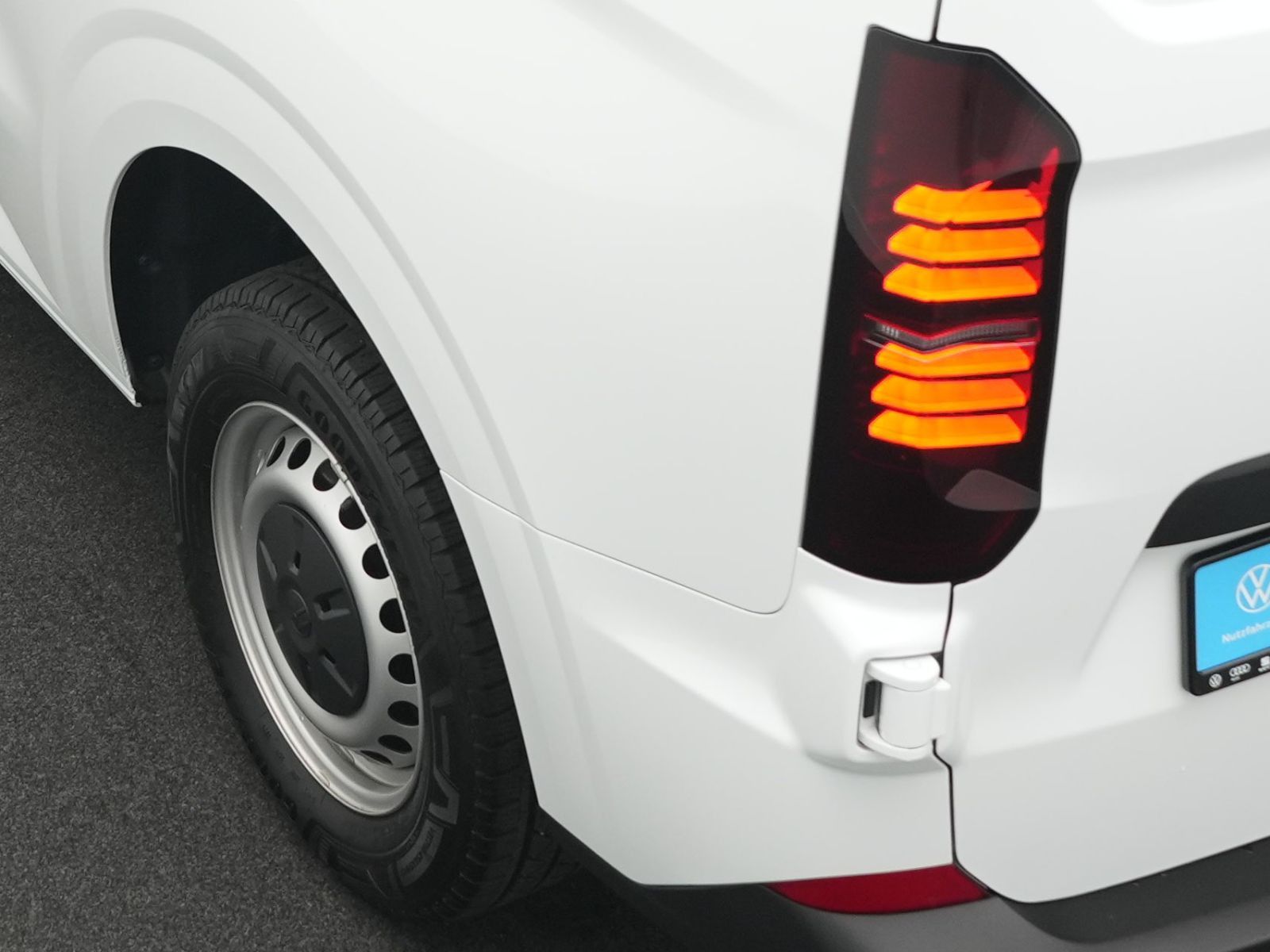 Volkswagen T7 Kasten Transporter LR/Lang 2.0 TDI *LED*KAM*