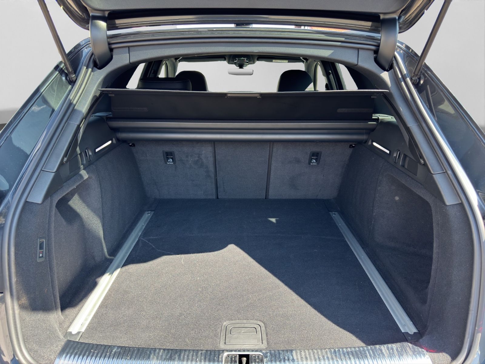 Audi A4 Avant 40TDI Advanced S-Line - Samsaru's Car Outlet