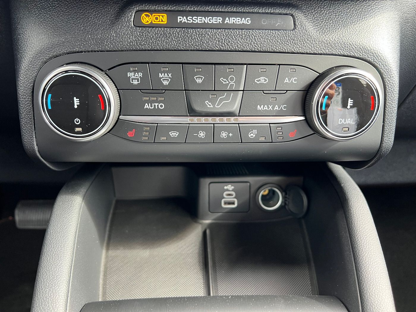 Ford KUGA ST-LINE X - Samsaru's Car Outlet