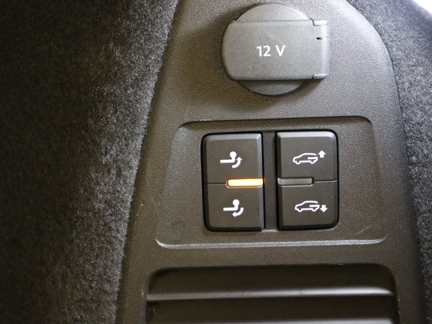 Volkswagen Touareg 3.0 TDI 4 Motion R-Line - Samsaru's Car Outlet