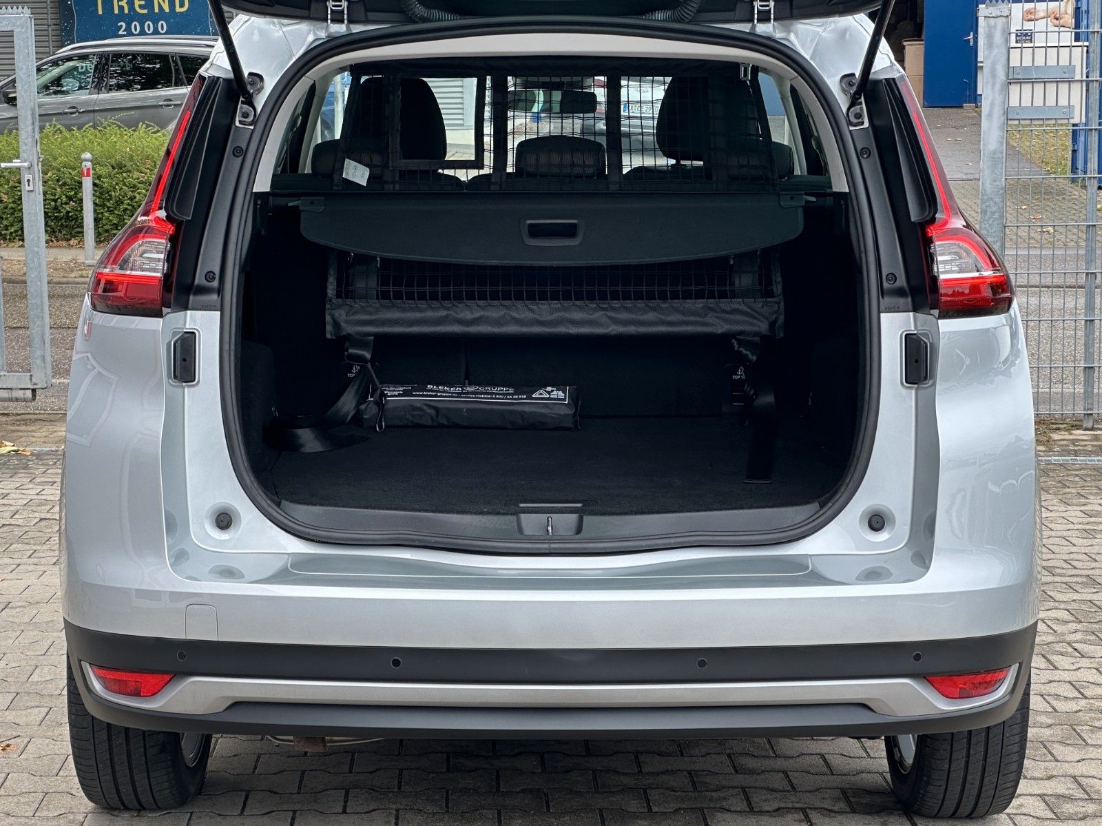 Renault Grand Scenic 160 EDC - Samsaru's Car Outlet