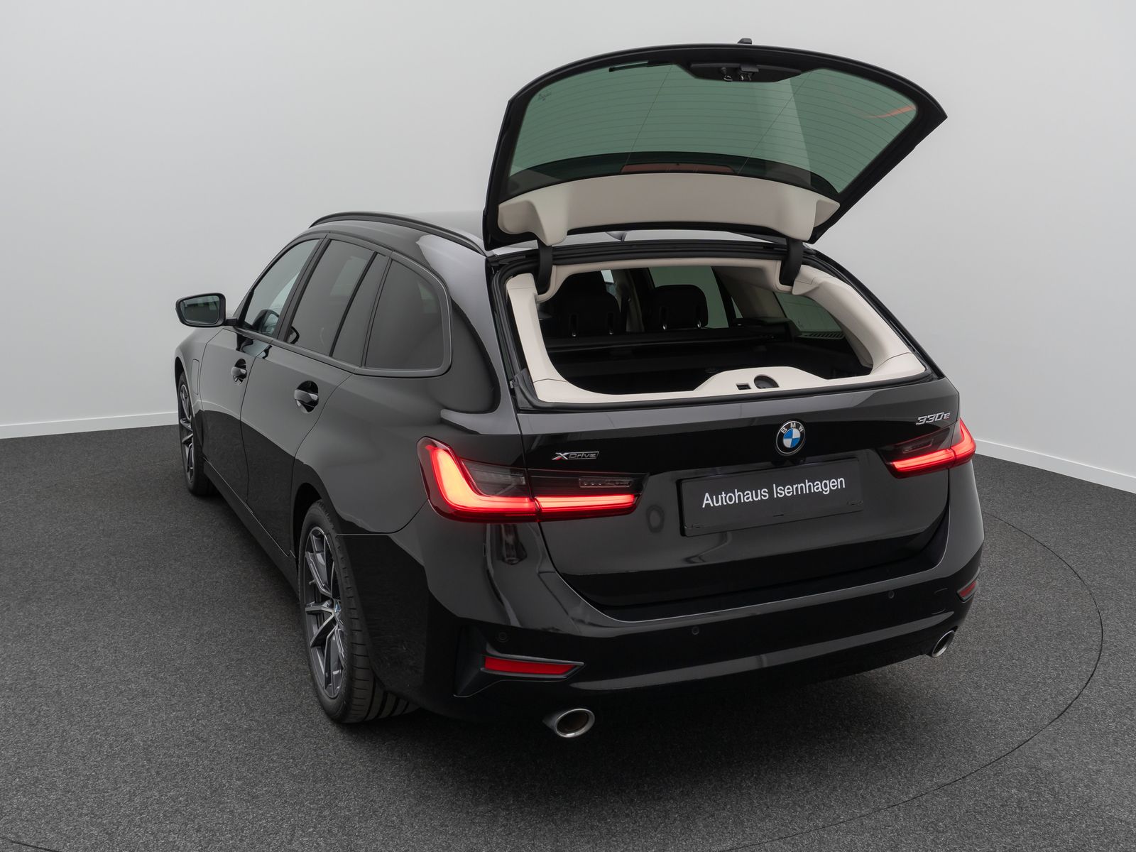BMW 330e xD - Samsaru's Car Outlet