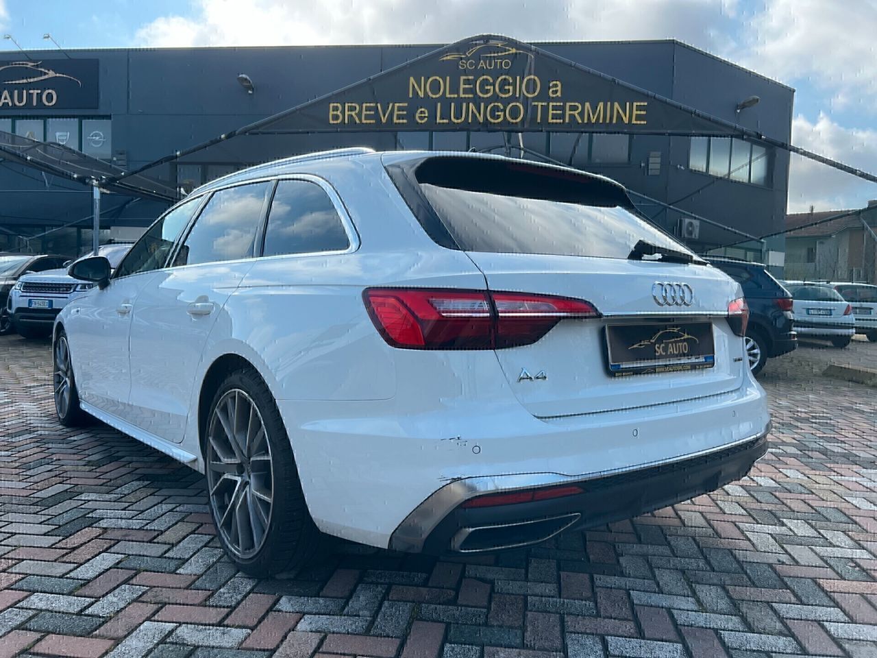 Audi A4 Avant 40 TDI S tronic S line - Samsaru's Car Outlet