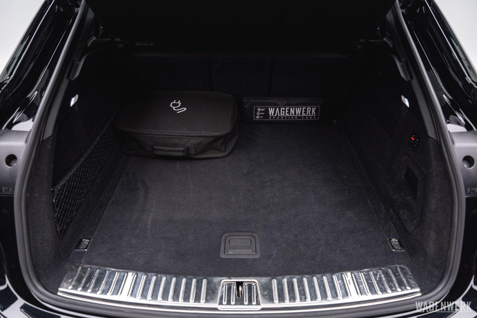 Porsche Cayenne Coupé Turbo S E-Hybrid MASSAGE AHV INNOD