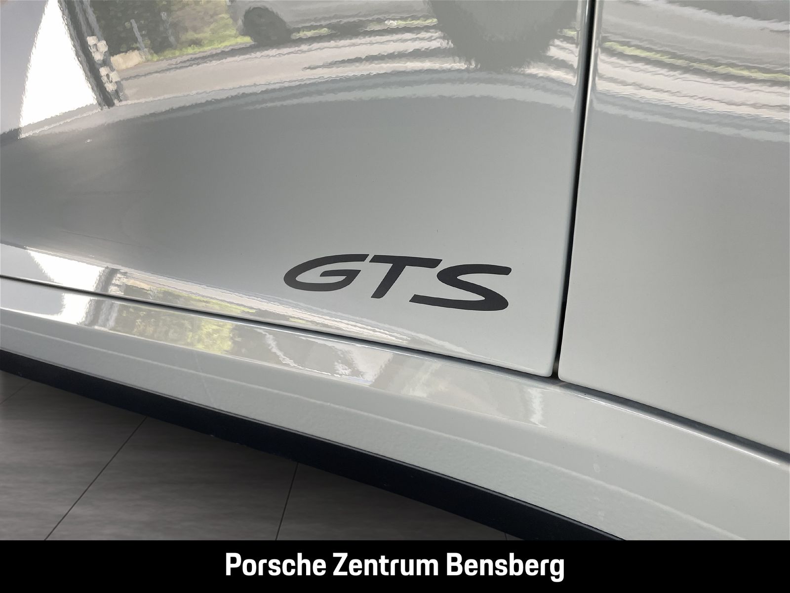 Porsche 911 Carrera 4 GTS