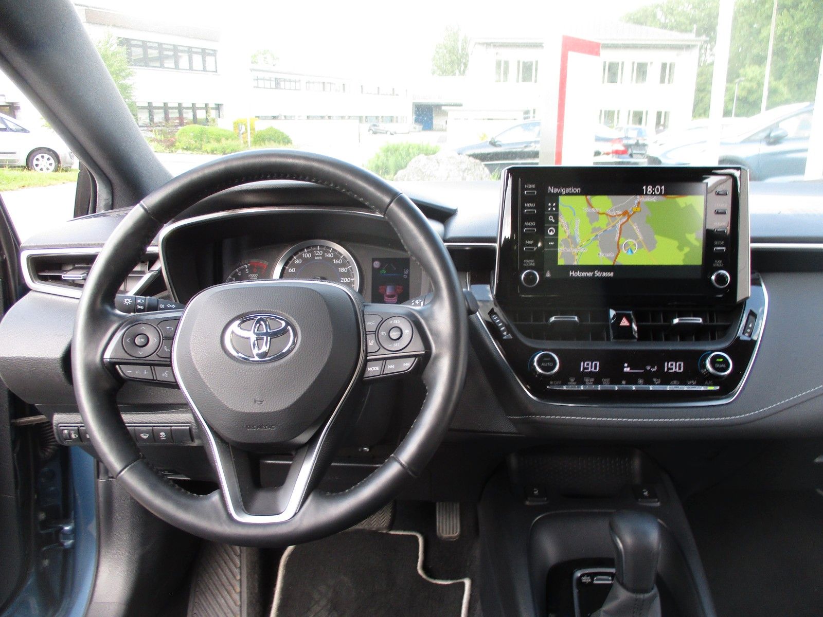 Toyota Corolla 1.8 Hybrid Comfort Touring Sports - Samsaru's Car Outlet