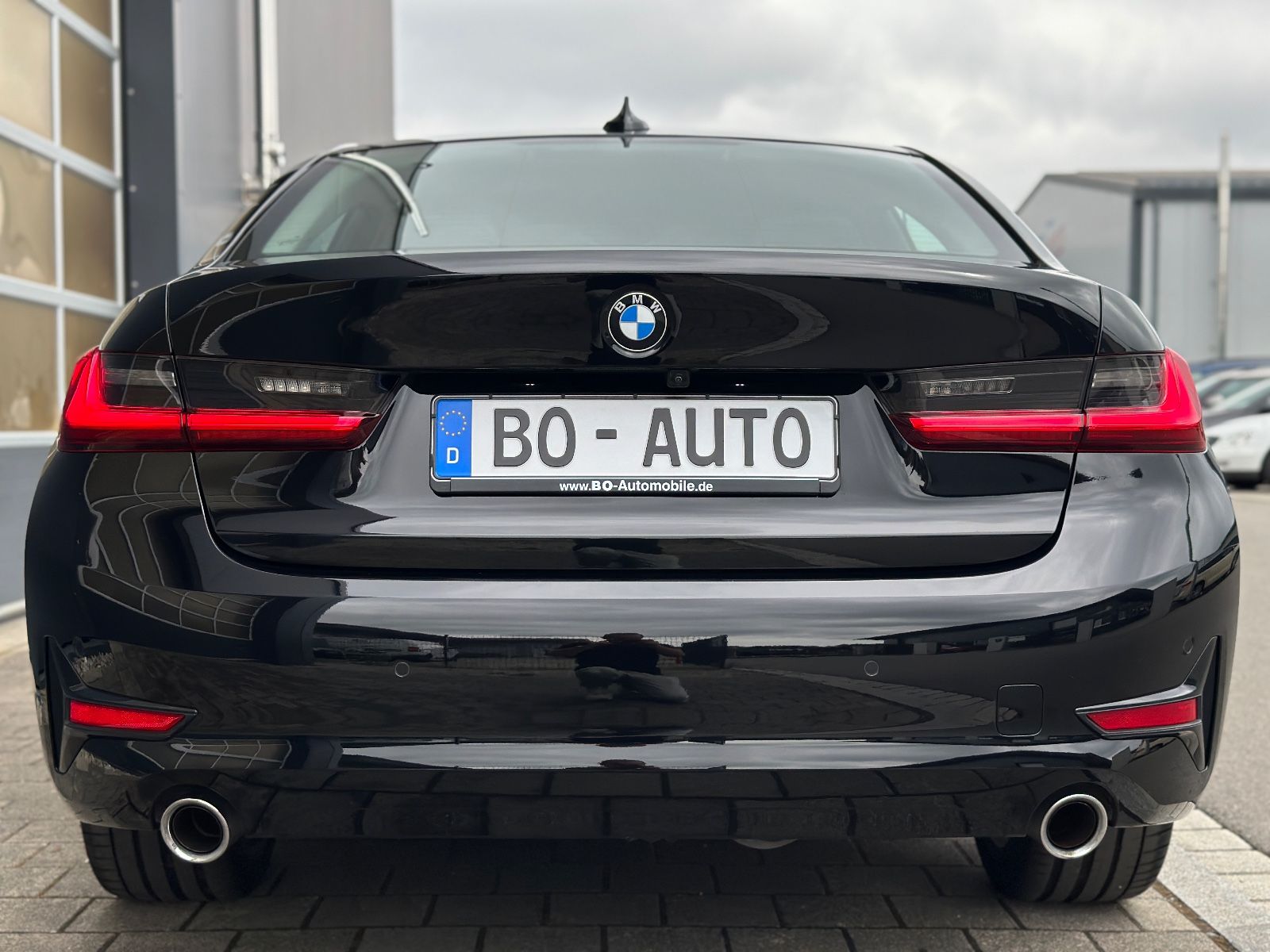 BMW 320 d xDrive Laser Leder HuD Key Innovation - Samsaru's Car Outlet