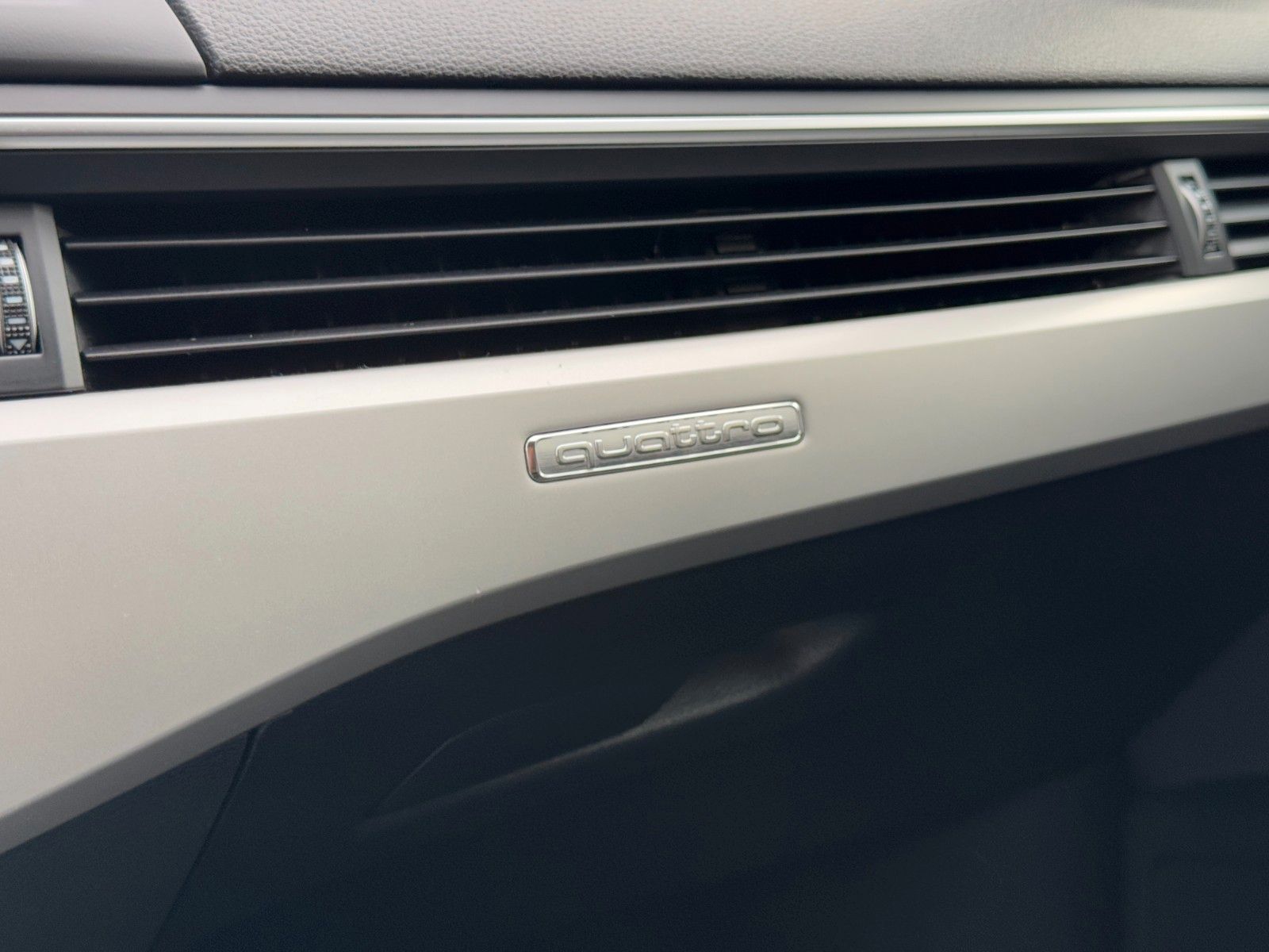 Audi A4 Av.40 TDI quattro advanced - Samsaru's Car Outlet
