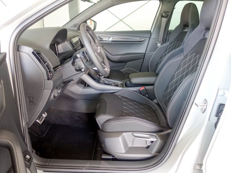 Skoda Karoq 2.0TDI DSG 4x4 Sportline * 5 Jahre Garanti
