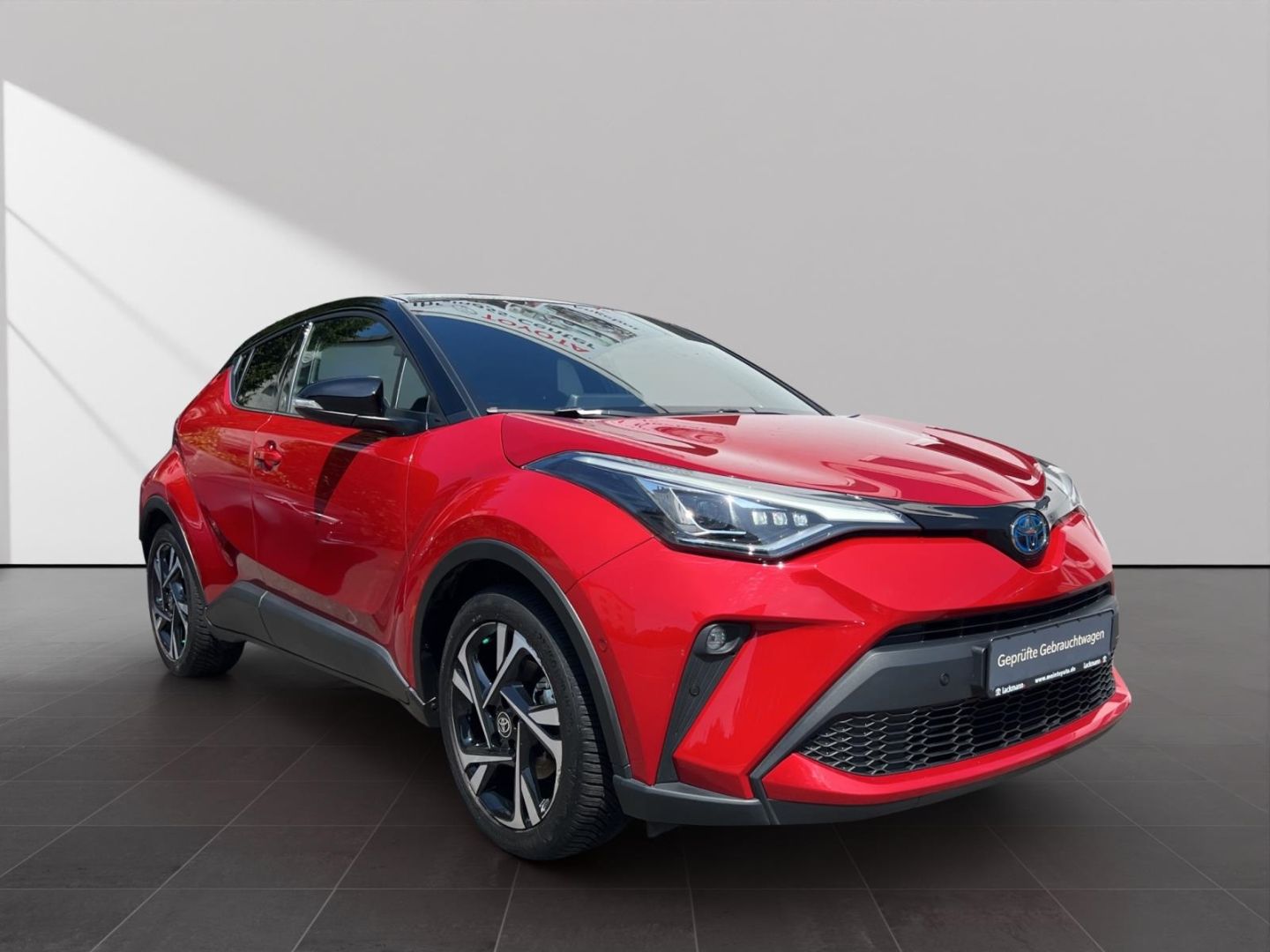 Toyota C-HR 2.0 Hybrid - Samsaru's Car Outlet