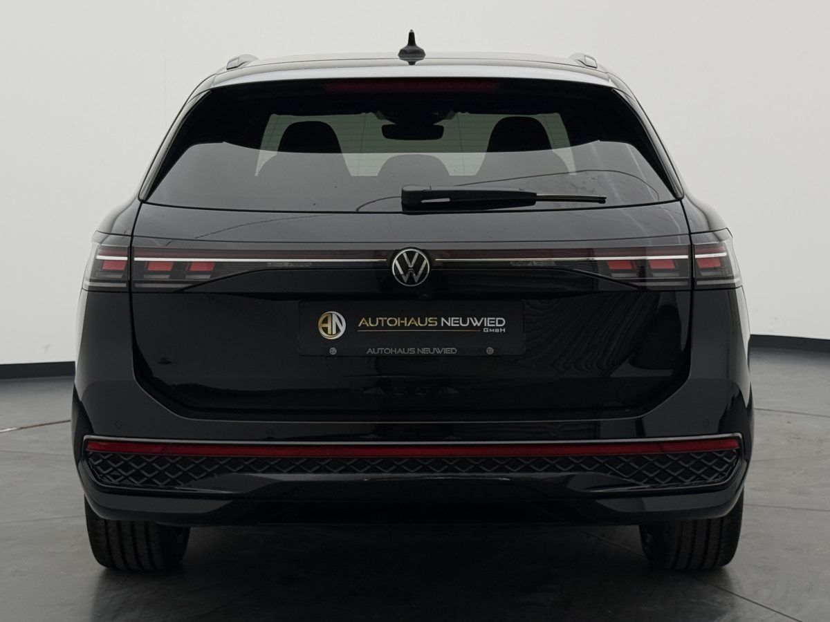 Volkswagen Passat Var. 2.0 TDI 4M +R-LINE+CAM+PANO+AHK+HUD+