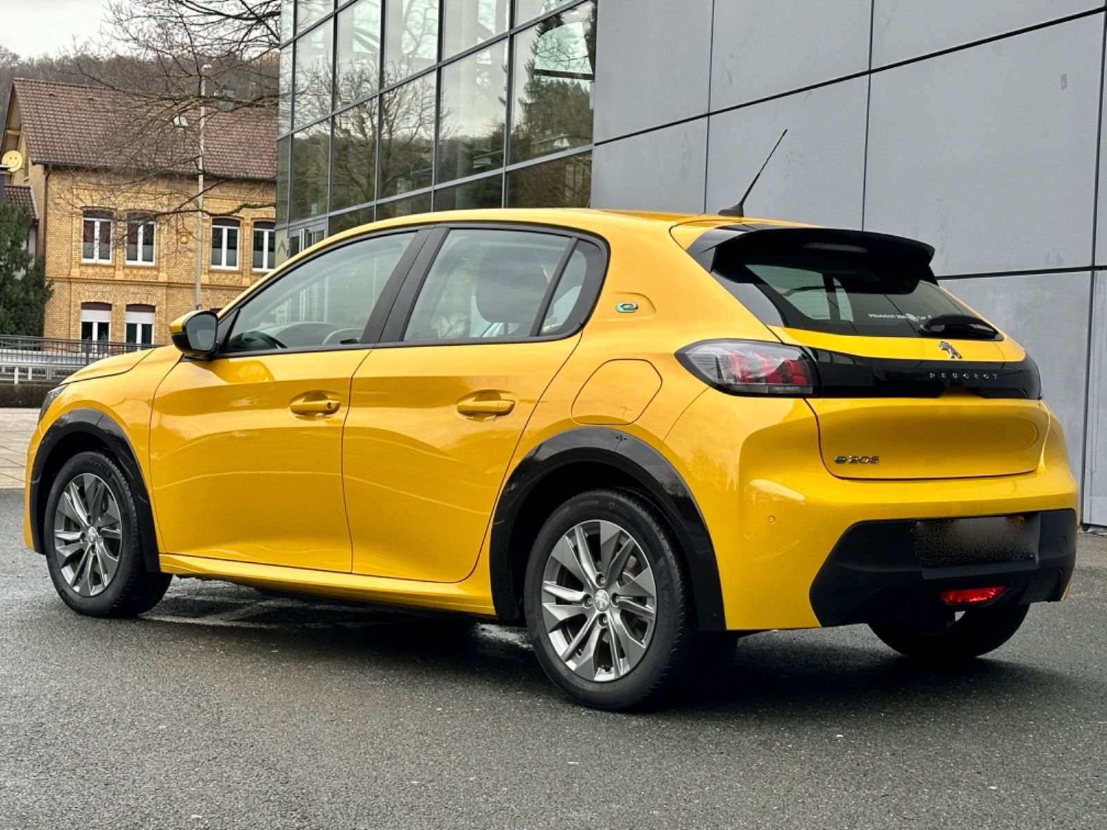 Peugeot e-208 Active Pack - Samsaru's Car Outlet