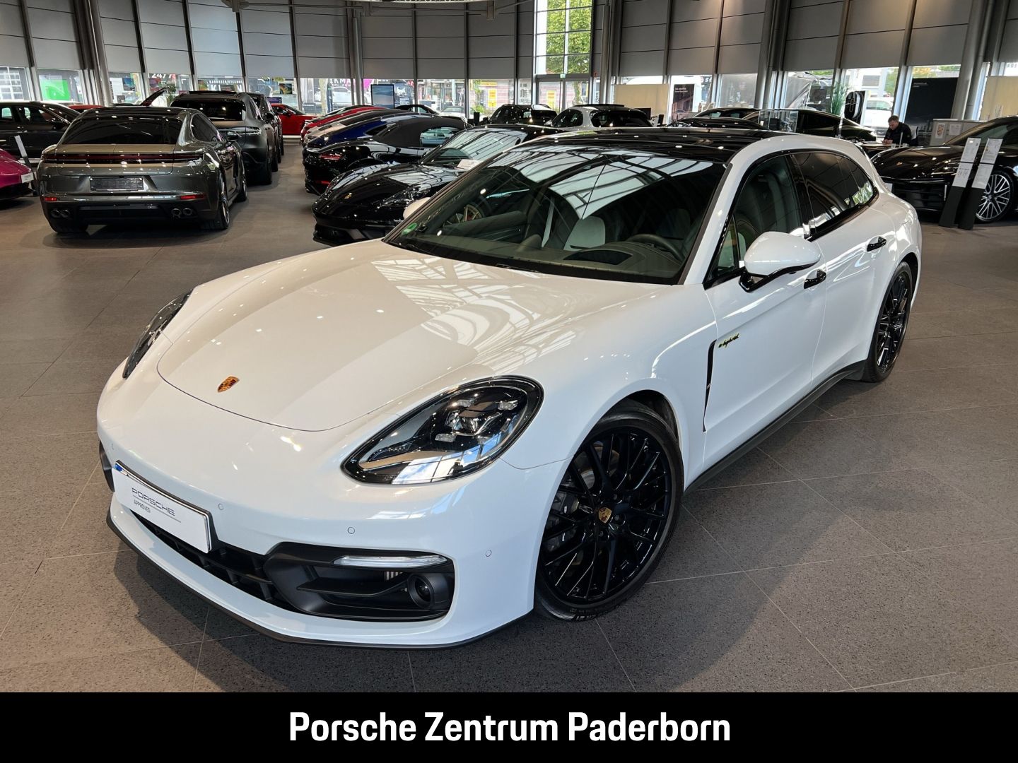 Porsche Panamera 4 E-Hybrid Sport Turismo Platinum Editi