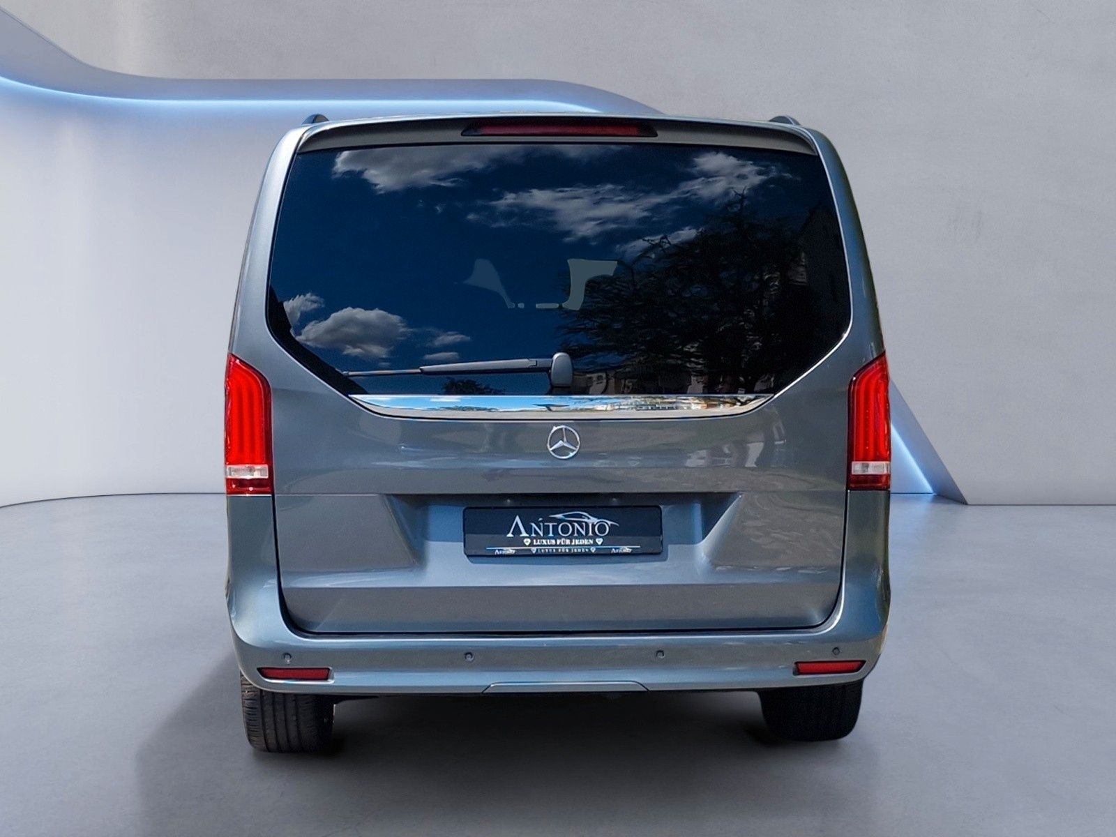 Mercedes-Benz V250d AMG-LINE - Samsaru's Car Outlet
