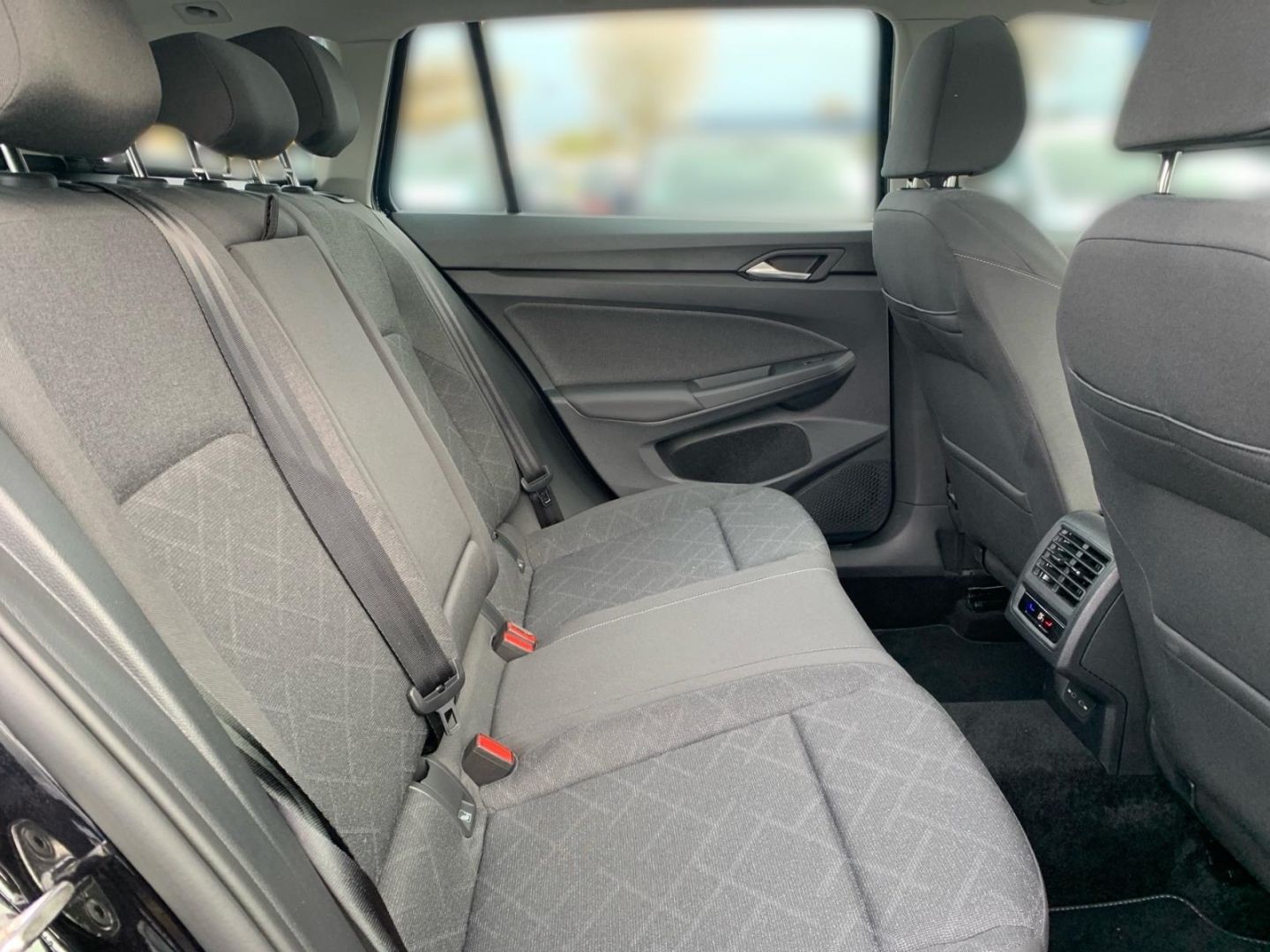 Volkswagen Golf Variant 8 VIII Life 1.5 TSI - Samsaru's Car Outlet