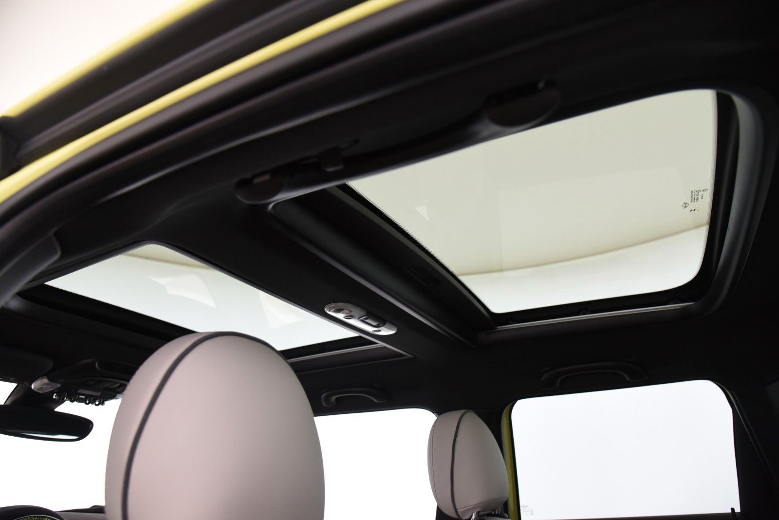 MINI Mini Cooper MINI Yours Trim - Samsaru's Car Outlet
