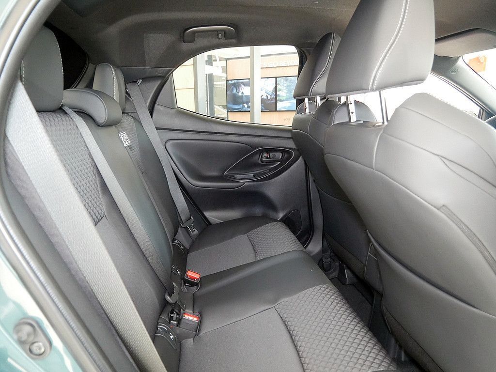 Toyota Yaris Hybrid Style Plus SHZ KAMERA NAVI ACC LED