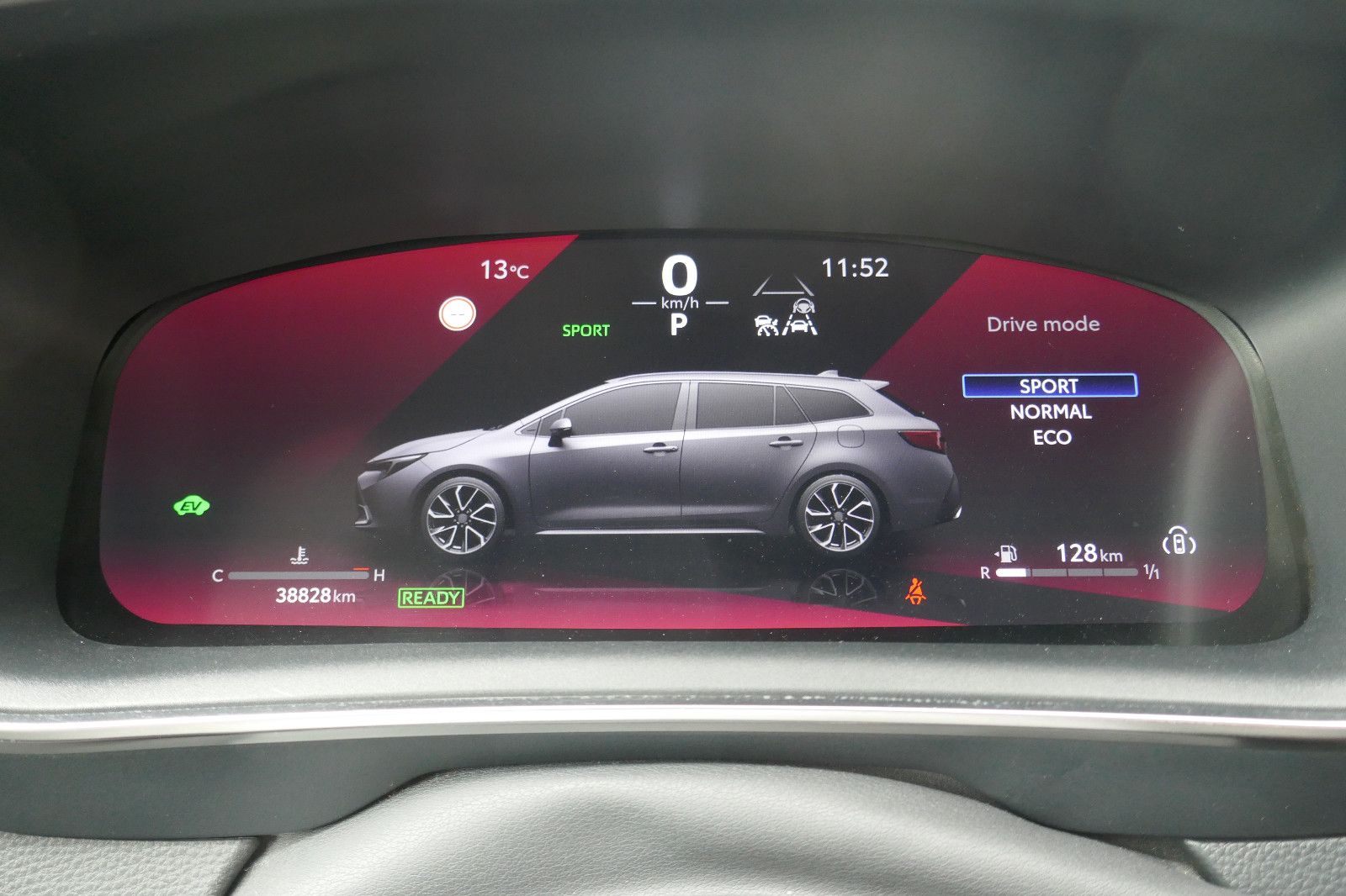 Toyota Corolla 2.0 Hybrid Lounge - Samsaru's Car Outlet