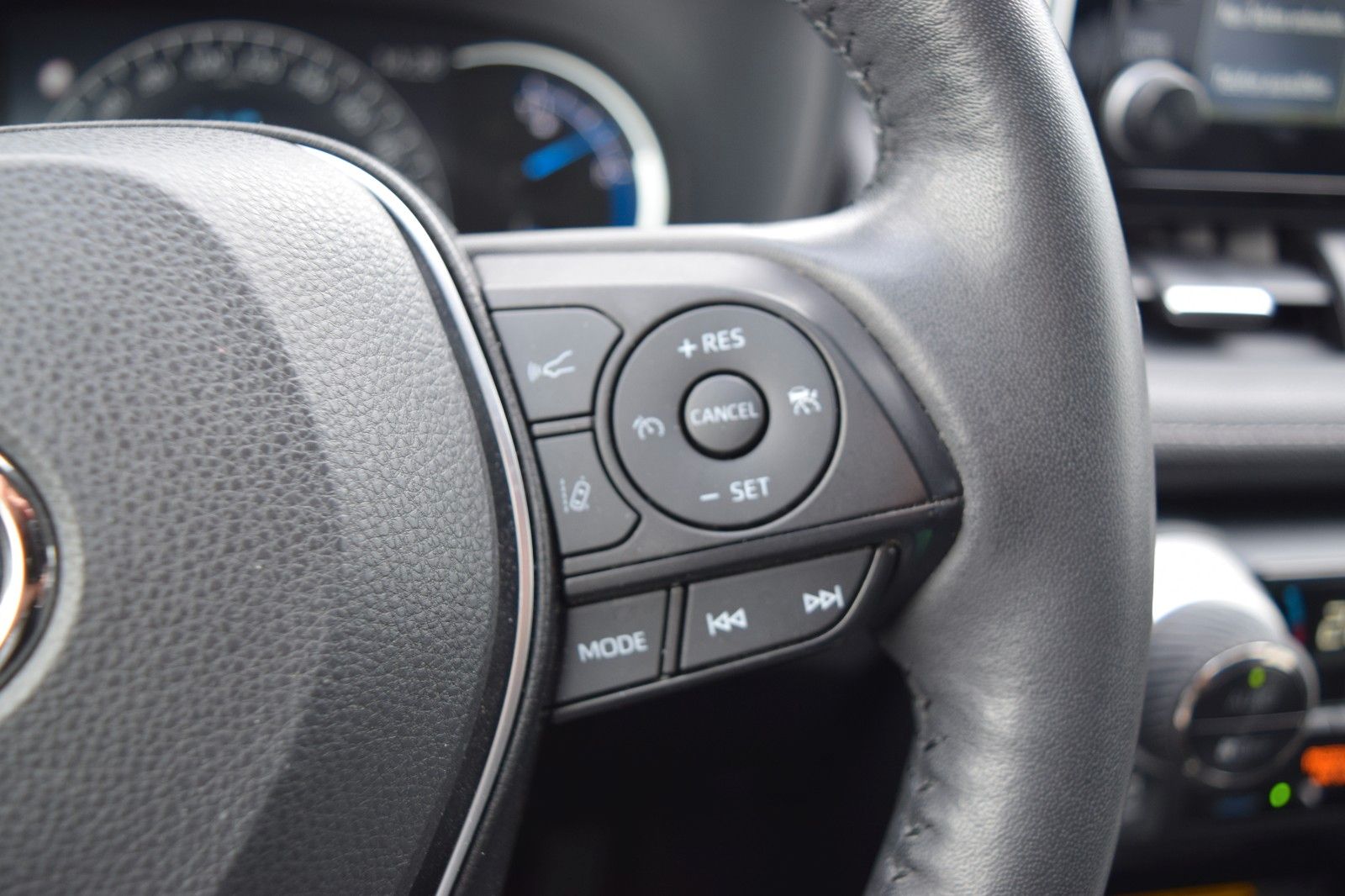Toyota RAV 4 RAV4 Hybrid 4x2 Lounge - Samsaru's Car Outlet