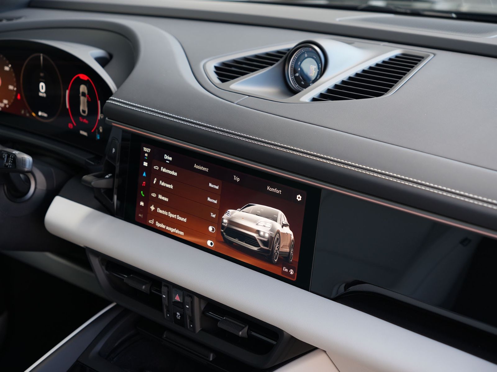 Porsche Macan 4 ACC-LUFTF.-PANO-BOSE-22"RS-LEDER KREIDE