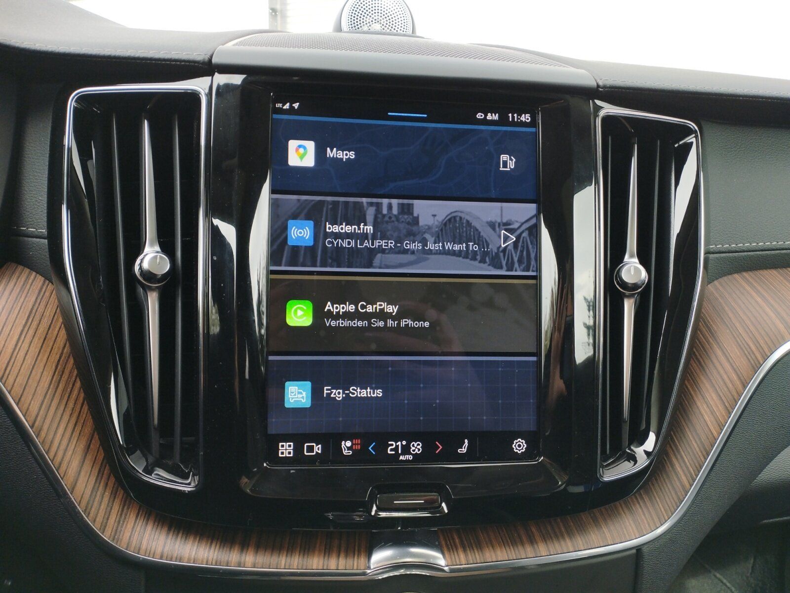 Volvo XC 60 B5 Benzin AWD Ultimate Dark SHD+NAVI+AHK
